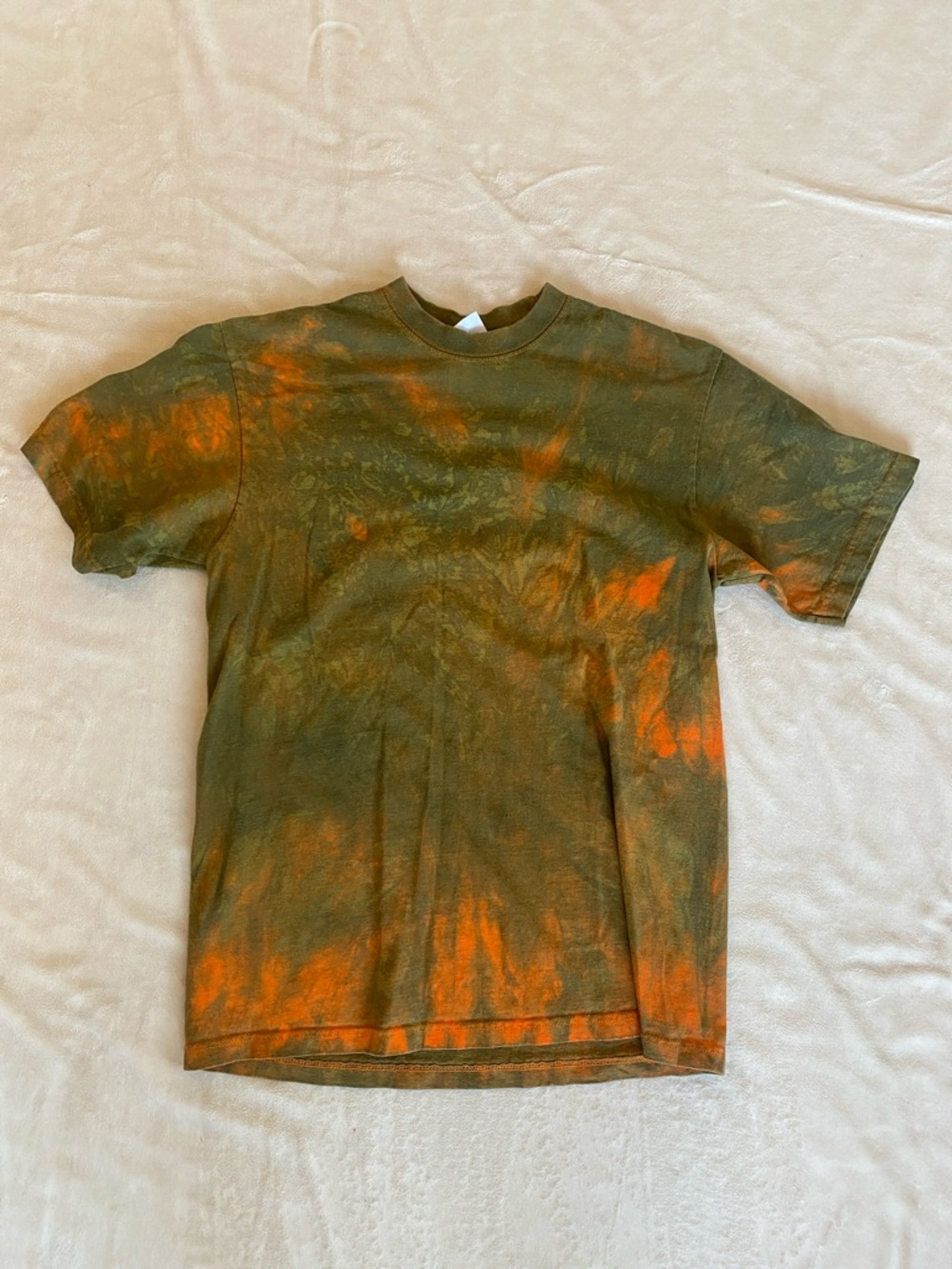 Tie-Dye Shaka Crewneck T-Shirt in Olive Green & Bright Orange